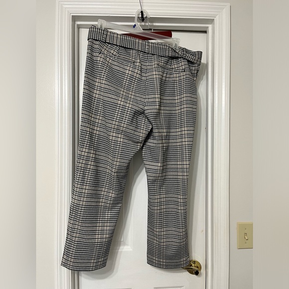 Ann Taylor, Women’s size 16 dress pants, with tie belt - Picture 4 of 6